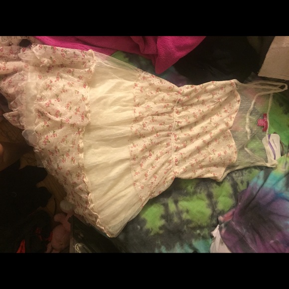 Cute Taylor swift inspired lace floral dress