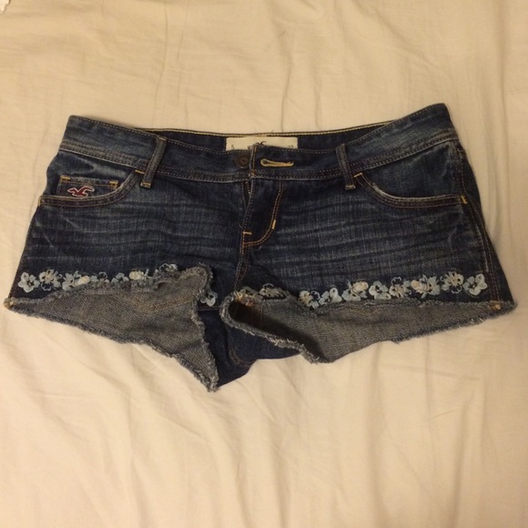 Denim shorts with blue flower detail