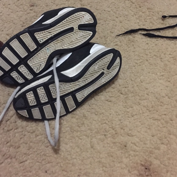 Sneakers - Picture 2 of 3
