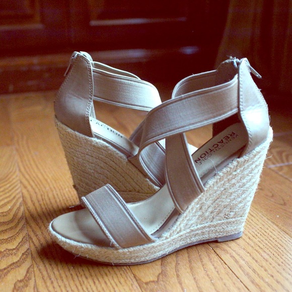 Sold in bundle Wedges by Kenneth Cole Reaction