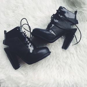 💥 1 hr SALE -Alexander Wang Dakota Boots