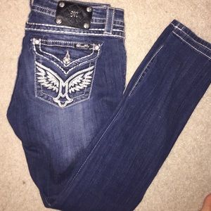 *BRAND NEW* Miss Me signature cut skinny jeans