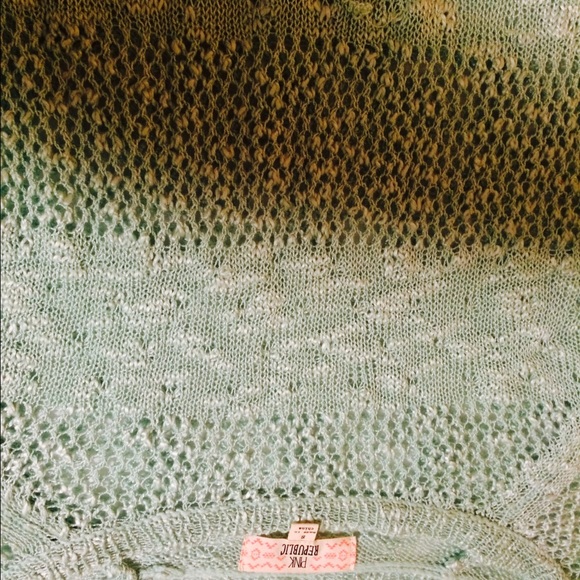 Mint green knit top - Picture 1 of 4