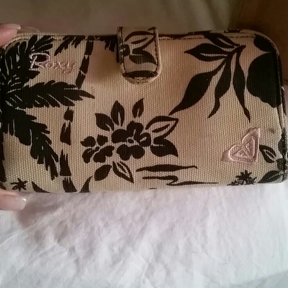 Sold Roxy Wallet for