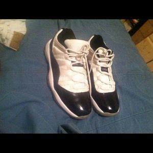 Air Jordan 11's "Concord" 9.5