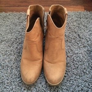 Tan heel boots