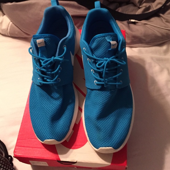 Nike roshe run blue hero
