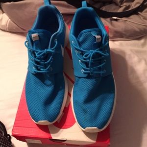 Nike roshe run blue hero