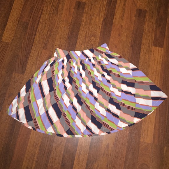Banana Republic flowly Striped Skirt !