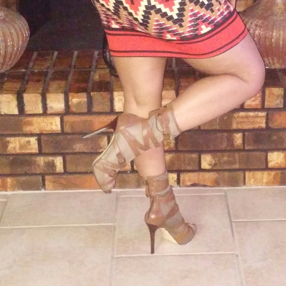 Open toe mesh boots  with straps