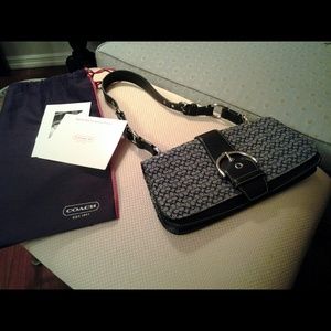 Coach signature shoulder bag authentic like new