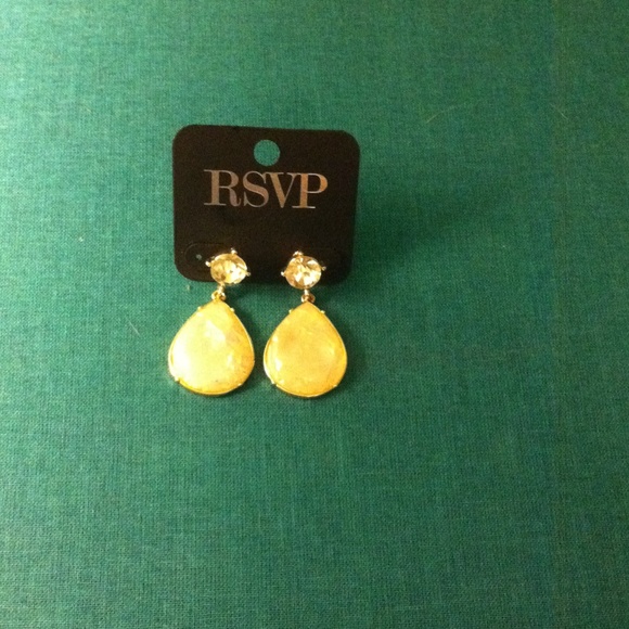 Stylish earrings