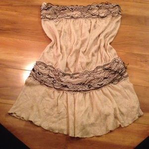 Cute and comfortable strapless blouse