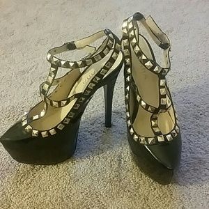 Black heels with gold studs