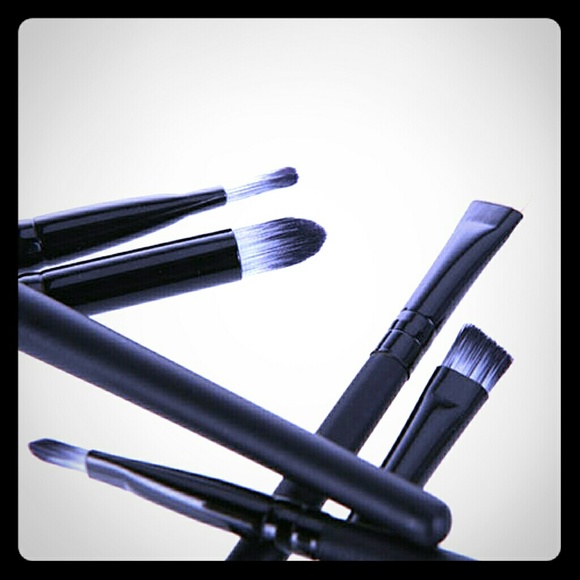 Other - MAKEUP BRUSHES