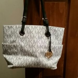 Michael kors purse