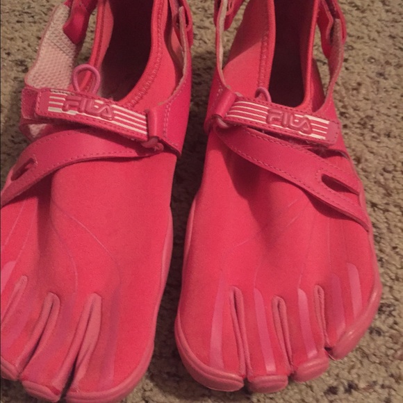 Skeletoes by Fila