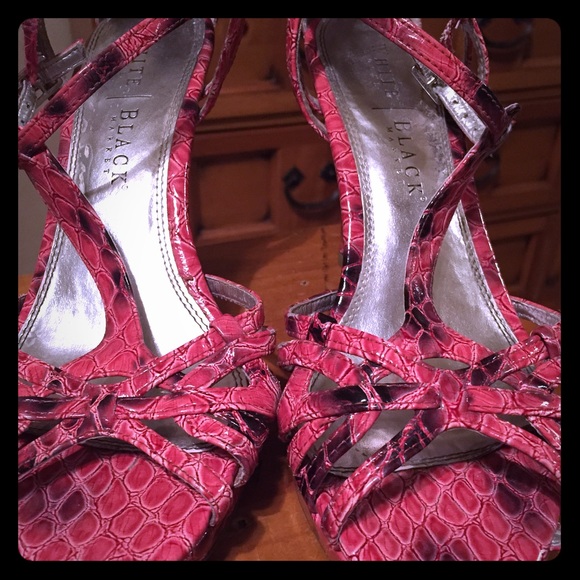 🎉Light pink snake skin print pimps!