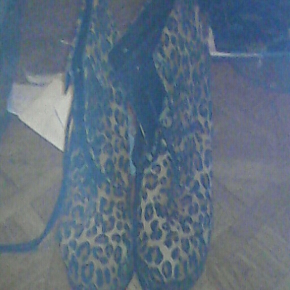 Heels - Picture 1 of 1