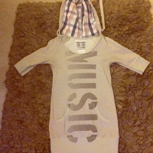 Harajuku Lovers short sleeved hooded sweatshirt