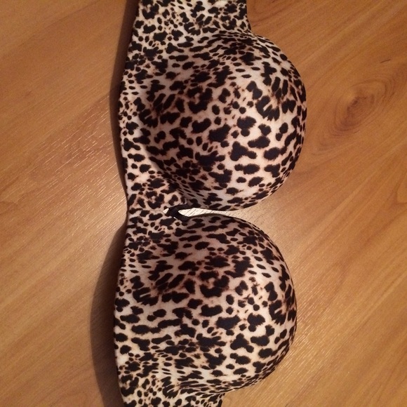 32C super push up strapless bra