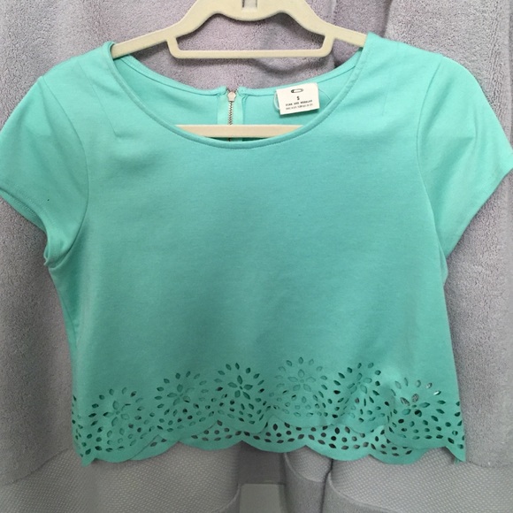*SOLD* Urban outfitters crop top! Small