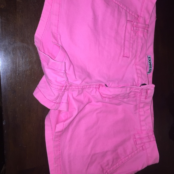 Express bright pink shorts never worn