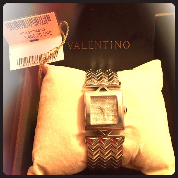 Valentino diamond Watch!!