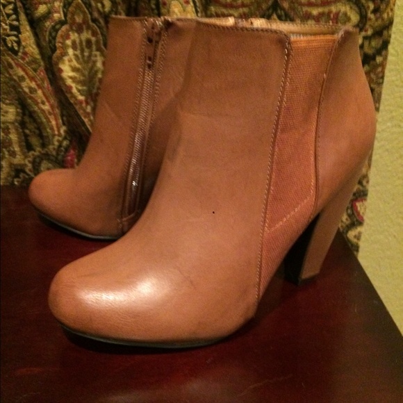 Chestnut Bamboo Boots - Picture 2 of 3