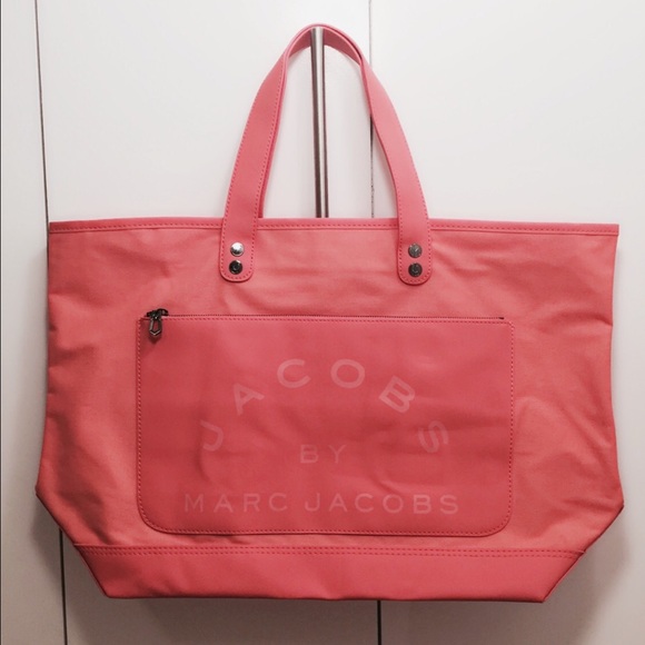Marc Jacobs Handbags - Marc Jacobs Tote