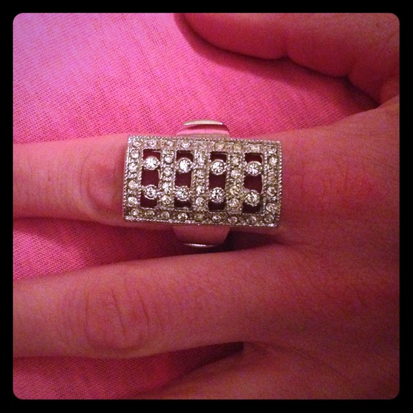 Stone cocktail ring