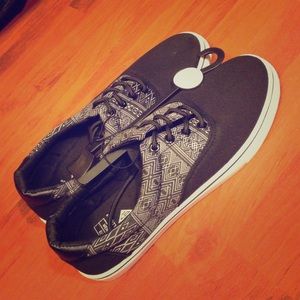 NEW Black/White Tribal Shoe