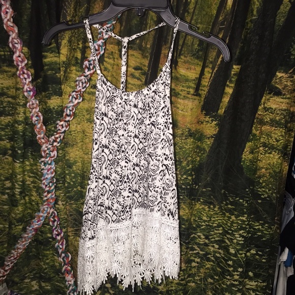 LF halter top with lace bottom - Picture 3 of 4