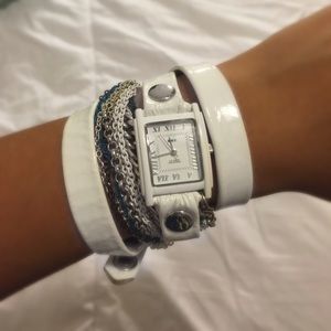 🔴 La Mer White Patent Leather Wrap Watch