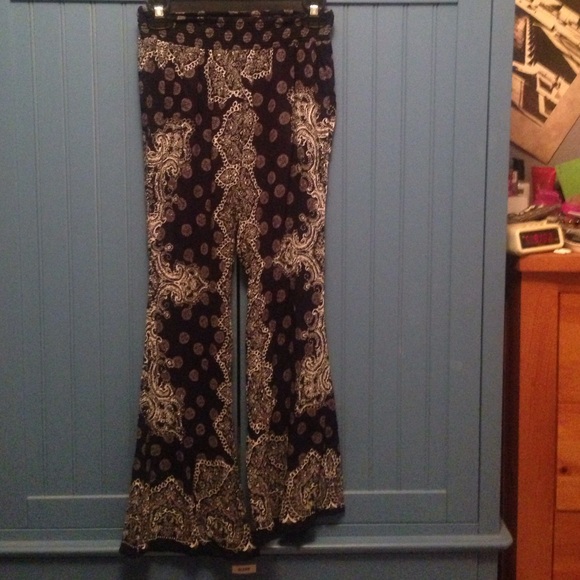 Tillys Blue Bell Bottoms