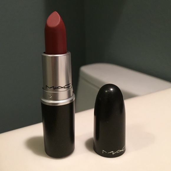 Mac lipstick in Retro