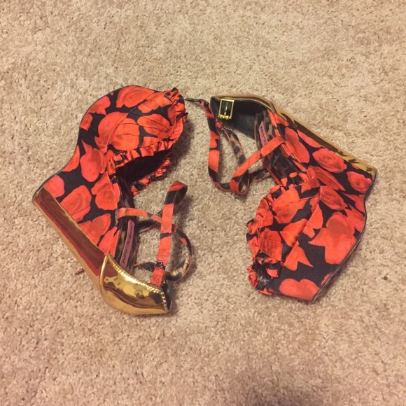 🌹🌹🌹Floral Wedges 🌹🌹🌹