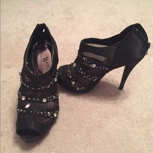 Black heels with jems
