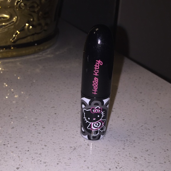 Mac hello kitty limited edition lip stick