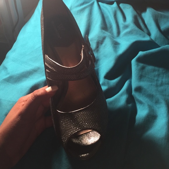 Shoes - Picture 2 of 3
