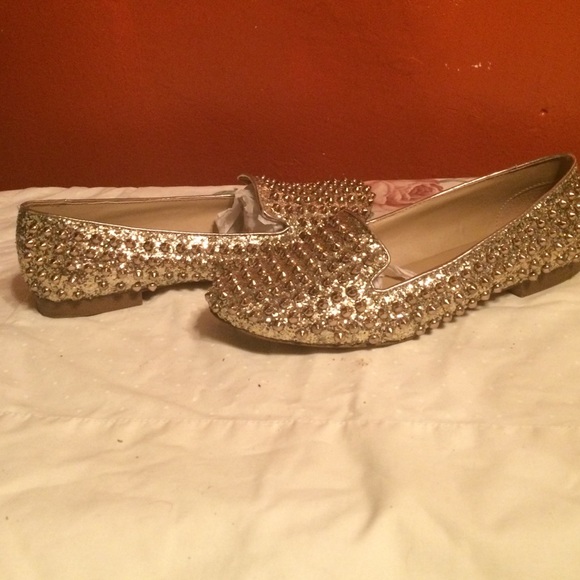 Steve Madden Studlyy gold flat