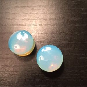 size 3/4" opalite plugs