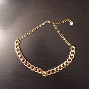 gold chainlink necklace