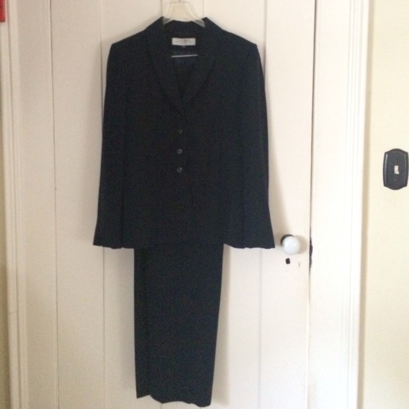 Tahari Navy suit, 12P