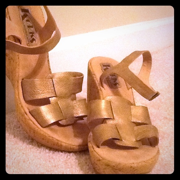 ❌SOLD IN BUNDLE❌Like New! Korks by KorkEase Wedge