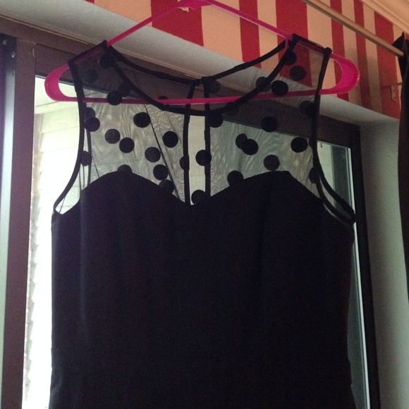 Adorable black key-hole back dress {never worn} 👗