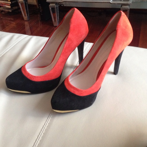 BCBG Pumps