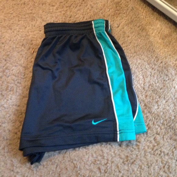 Sold in bundle - Picture 2 of 4