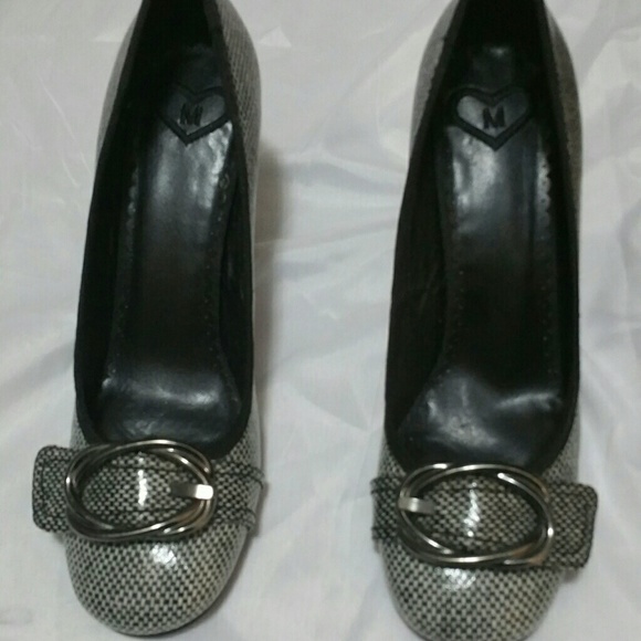 Madeline black and white heels size 9m