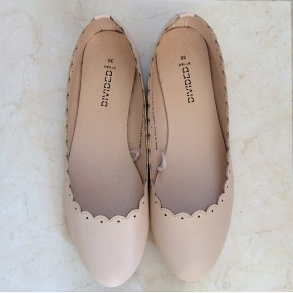 Flats + skirt